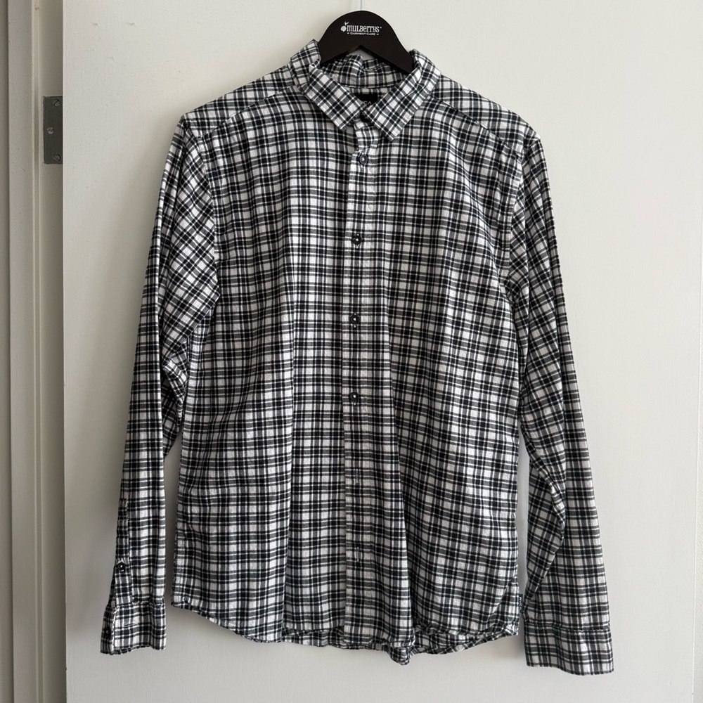 100% cotton RVCA Men's Lightweight Flannel Shirt